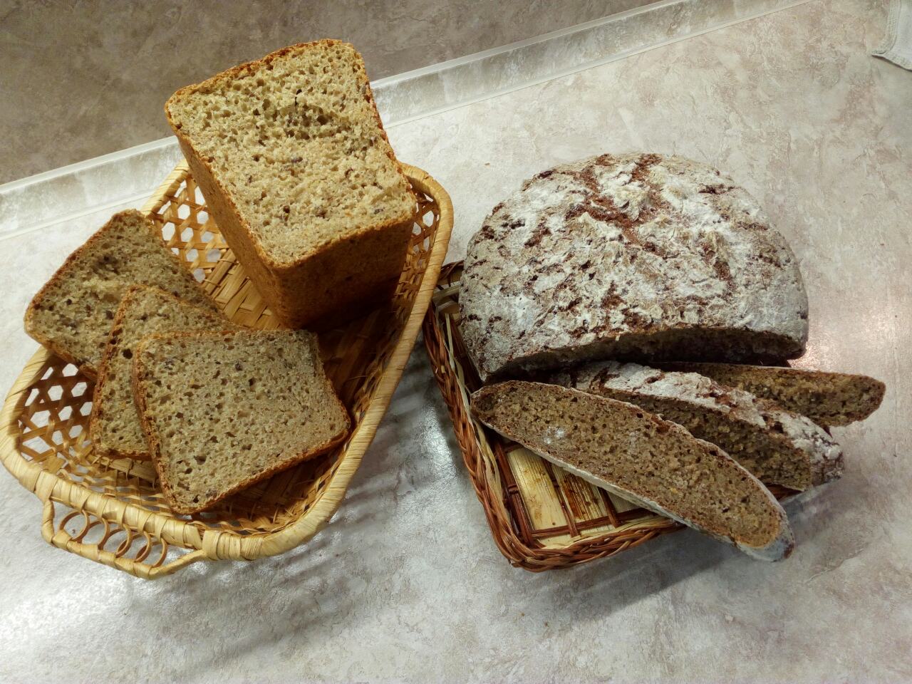 Цельнозерновой хлеб на воде. Хлеб с тмином. Пшеничный хлеб с тмином. Цельнозерновой хлеб на закваске. Хлеб из цельнозерновой муки фирмы.
